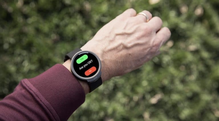 The heart monitor smartwatch iBeat is now shipping