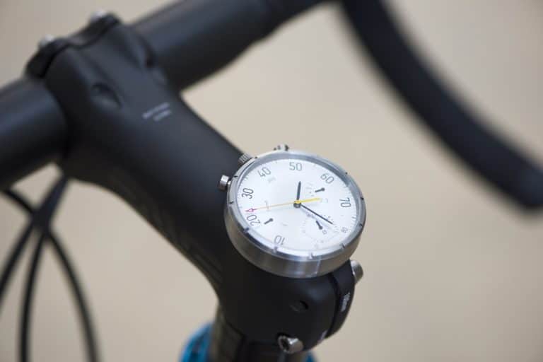 Moskito: Swiss analog smartwatch that doubles as a stylish bike speedometer