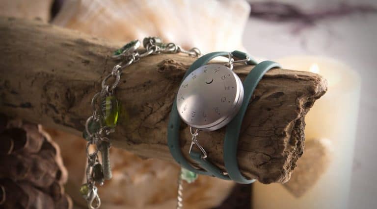Moontrak: combine fitness tracking with the moon, sun and zodiac