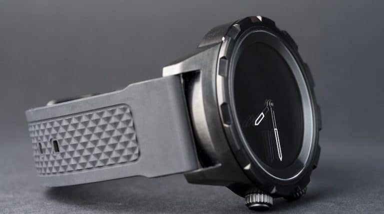 Akriveia Viking: a luxurious smartwatch with mechanical hands