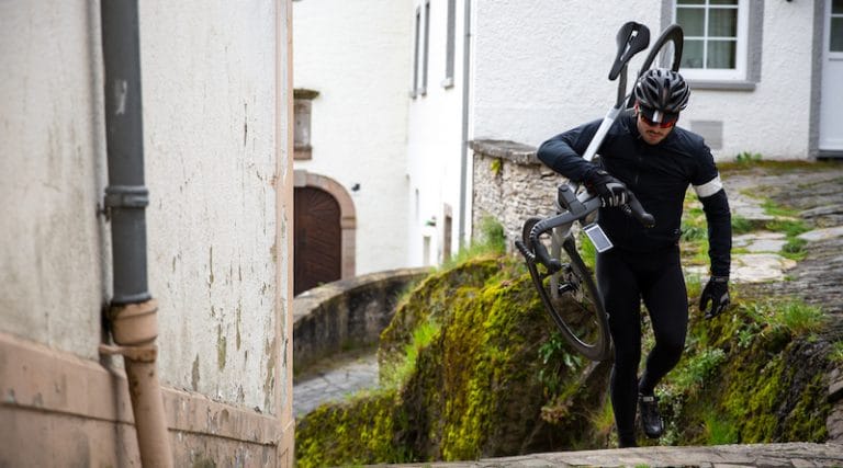 Absolute Cycling One: for real-time location tracking accuracy at all times