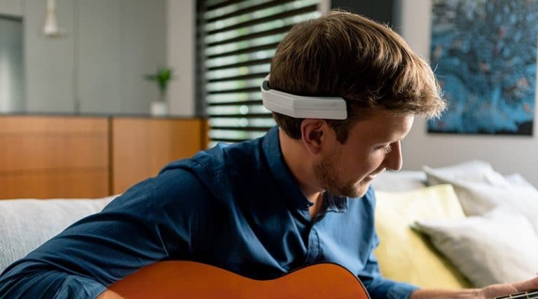 NeoRhythm: headband that uses neurostimulation to hack your brain