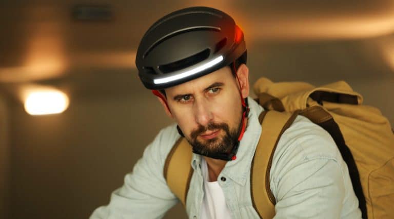 LIVALL EVO21: smart helmet with superior visibility & SOS features