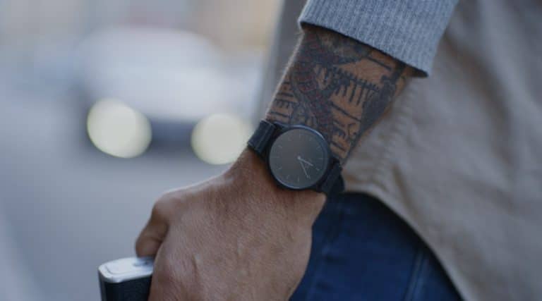 NORM 1: a classic watch with hidden OLED display & all the smart functions
