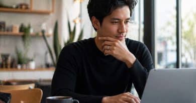 Generic image of a person wearing a ring