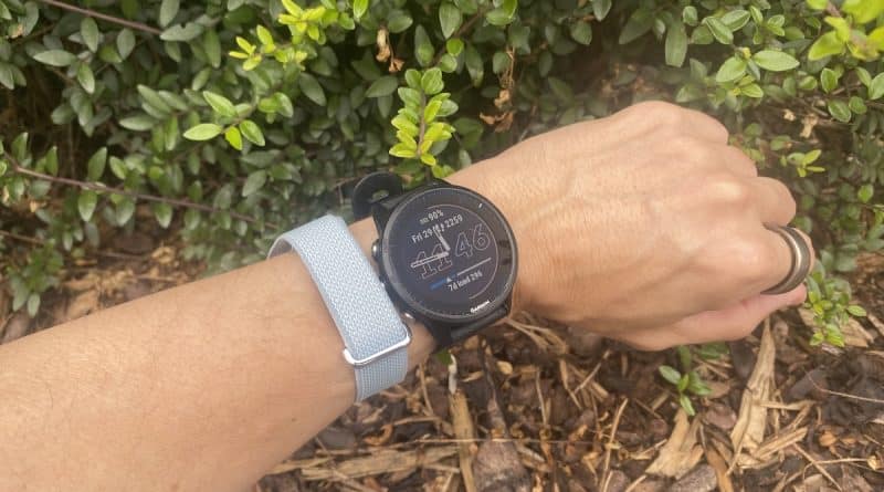 Fitbit Air vs Garrmin