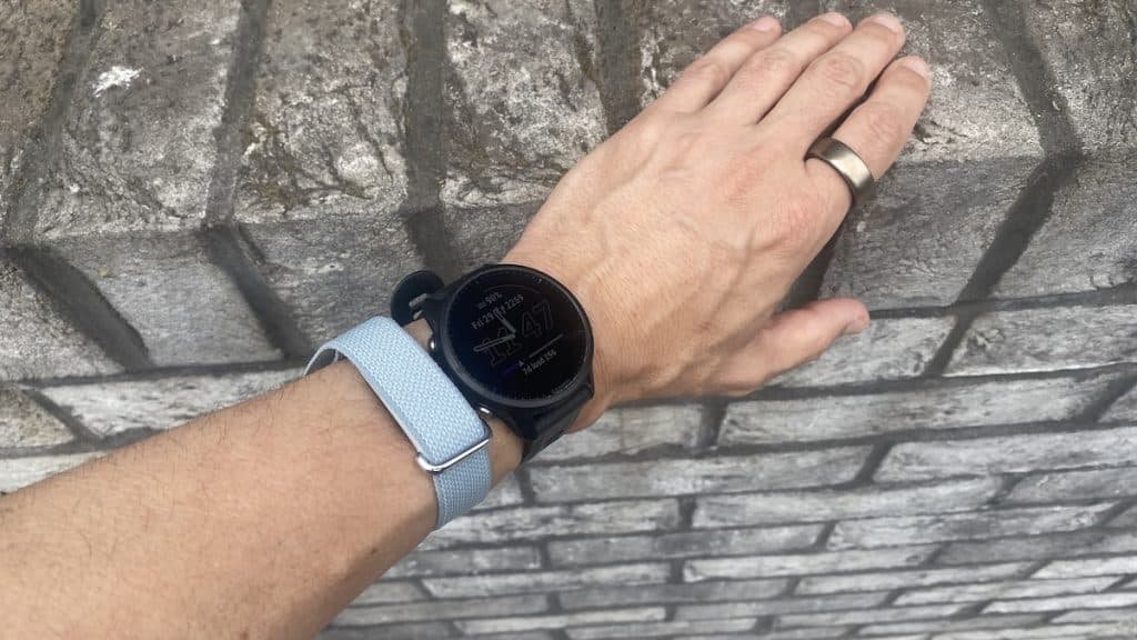 Fitbit Air vs Garrmin