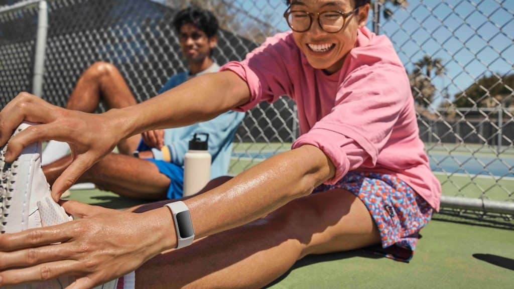 Fitbit Charge 6 on tennis courts