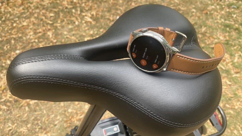 Honor Watch 6 on bike seat