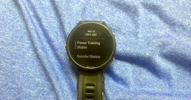 Garmin watch with Pause Training Status option on display