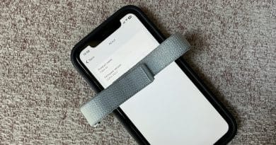 Fitbit Air on an iPhone showing firmware version 20001.253.2